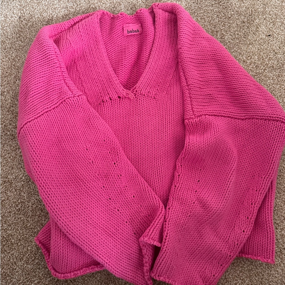 Babaa V-Neck Sweater in Vibrant Pink
